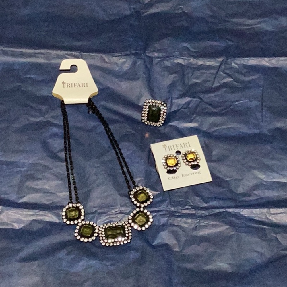 Trifari Black and Silver Geometric Necklace Set
